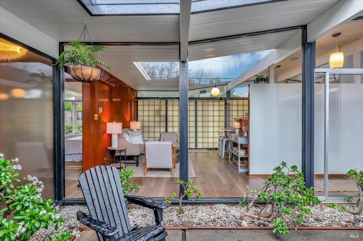 153 Golden Hinde Blvd