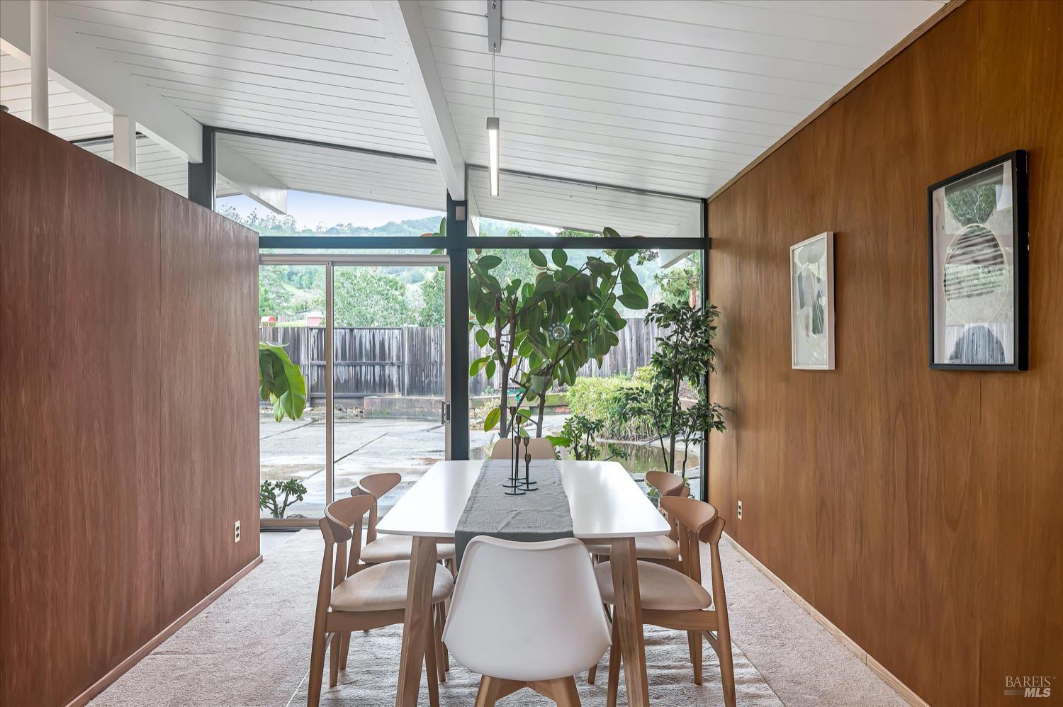 153 Golden Hinde Blvd