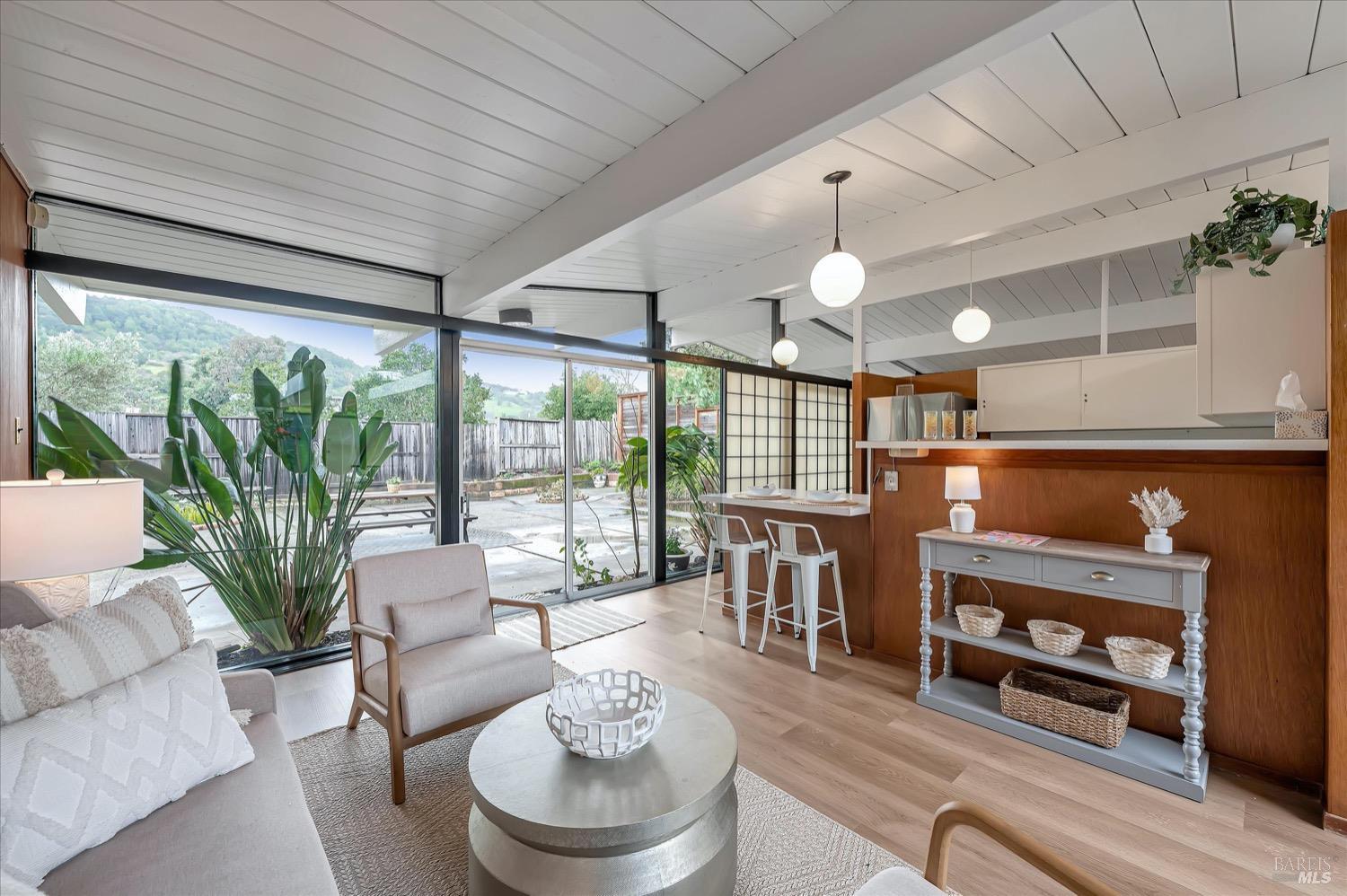 153 Golden Hinde Blvd