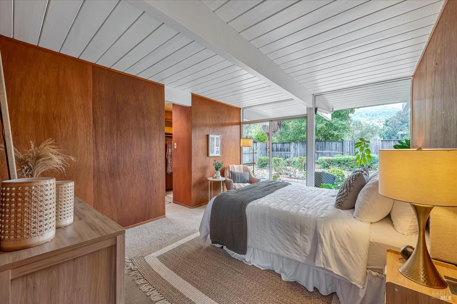 153 Golden Hinde Blvd