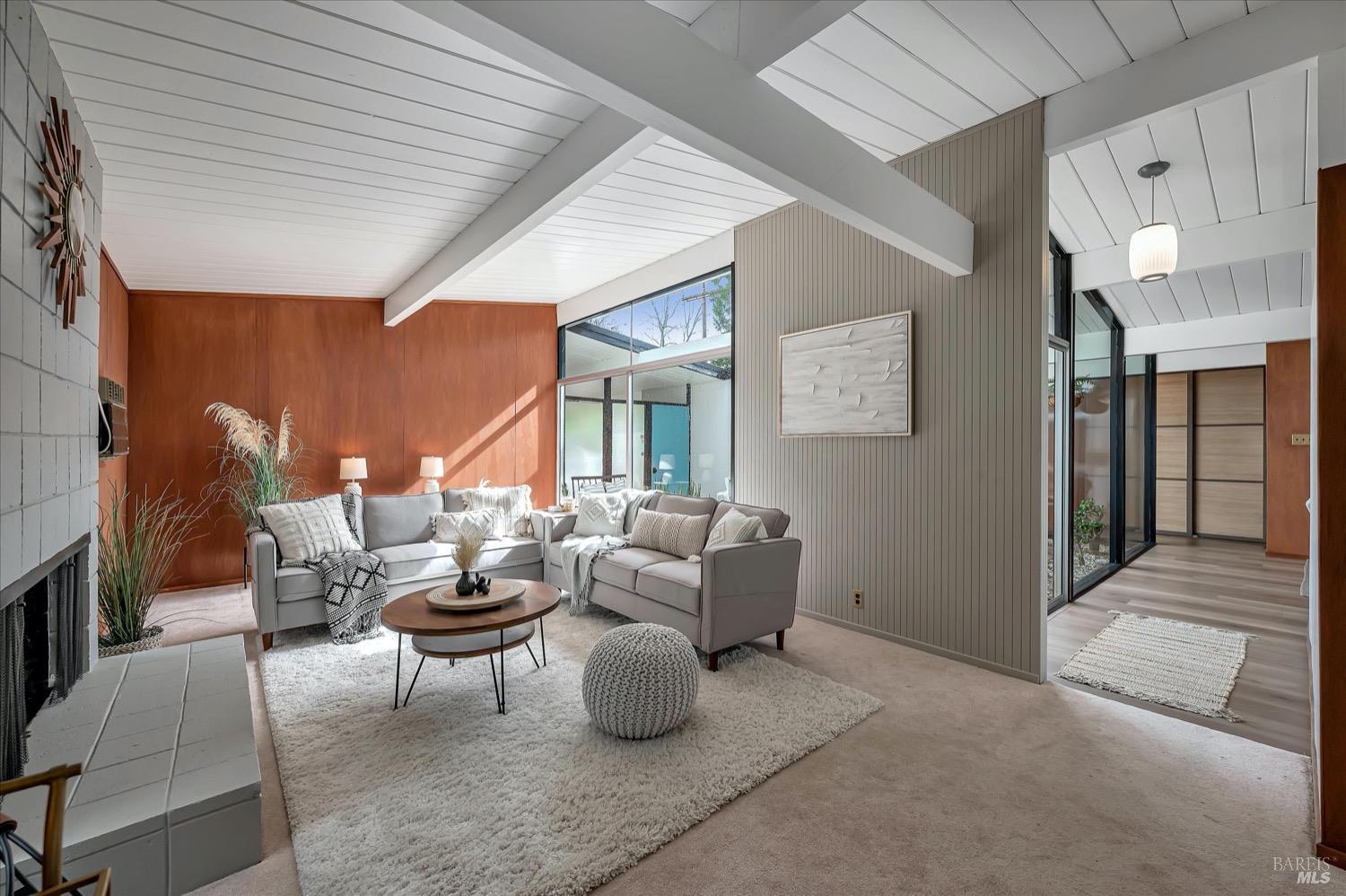 153 Golden Hinde Blvd