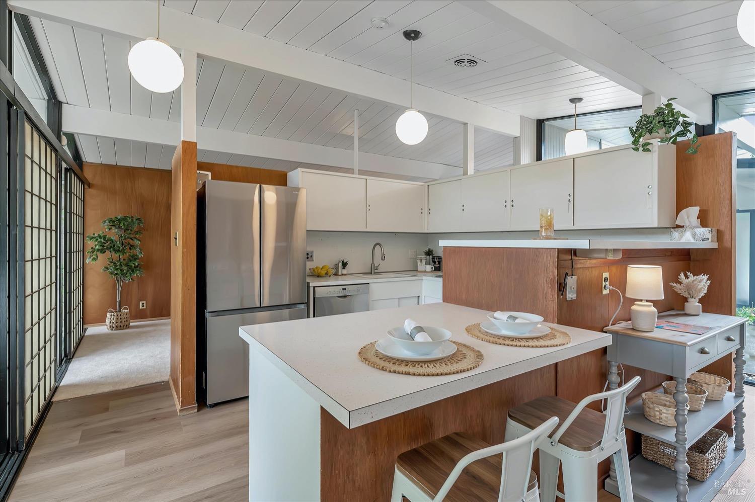 153 Golden Hinde Blvd