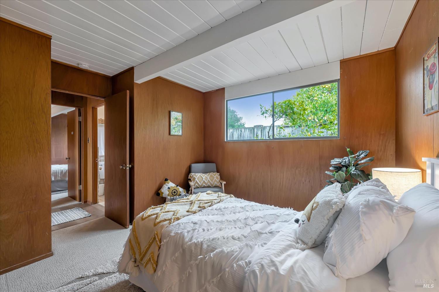 153 Golden Hinde Blvd