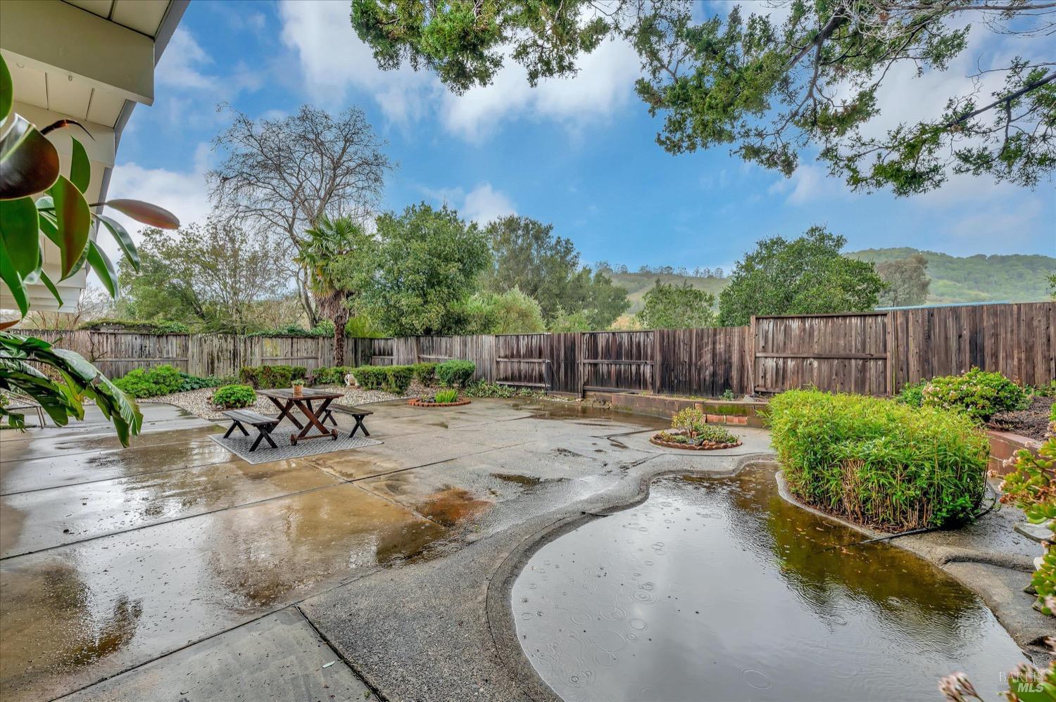 153 Golden Hinde Blvd