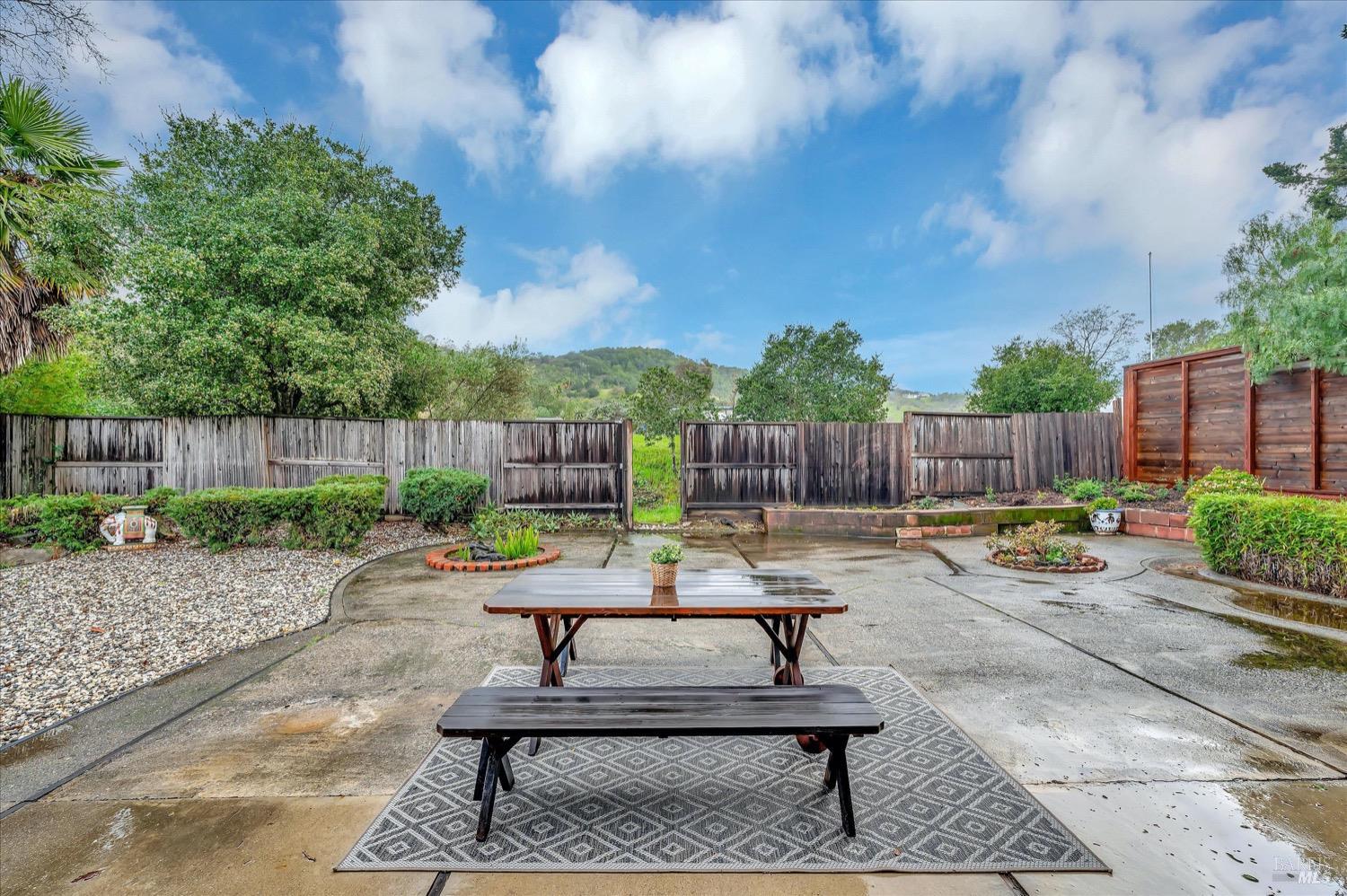 153 Golden Hinde Blvd