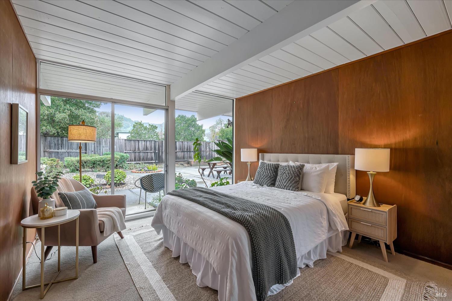 153 Golden Hinde Blvd