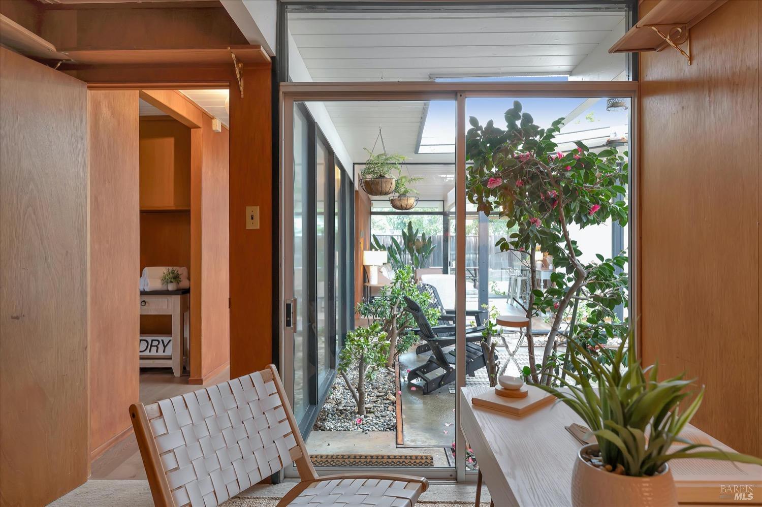 153 Golden Hinde Blvd