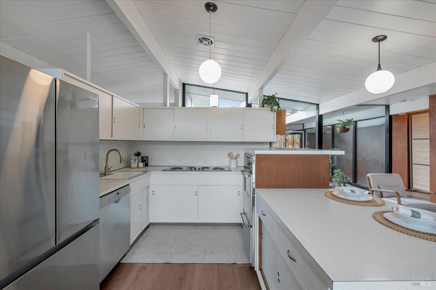 153 Golden Hinde Blvd