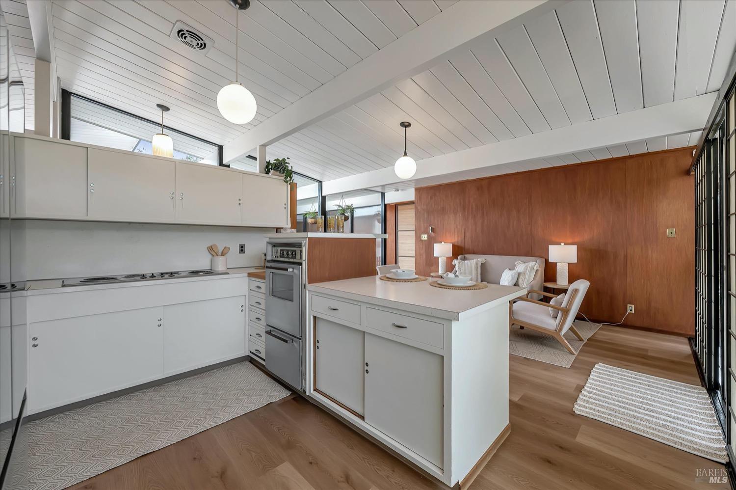 153 Golden Hinde Blvd