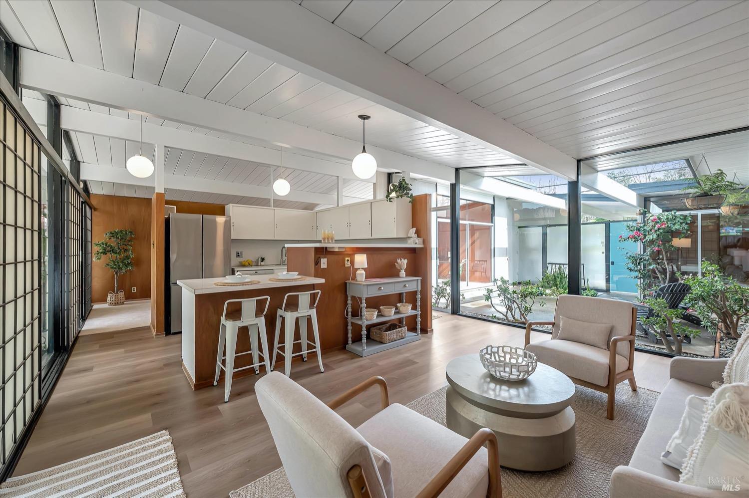 153 Golden Hinde Blvd