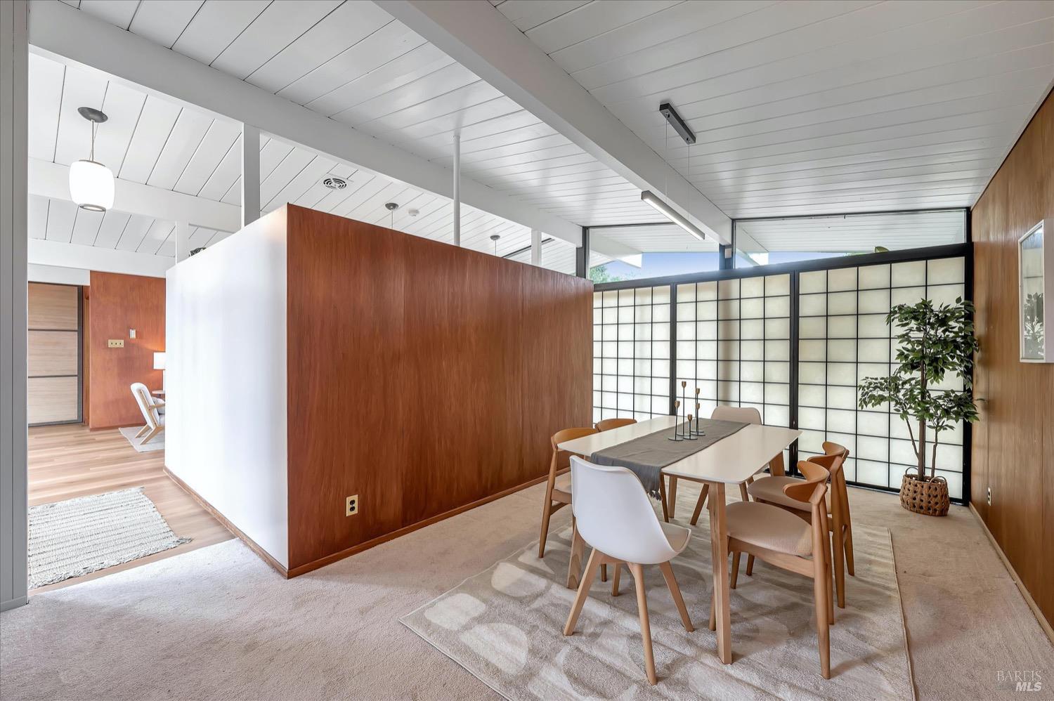 153 Golden Hinde Blvd