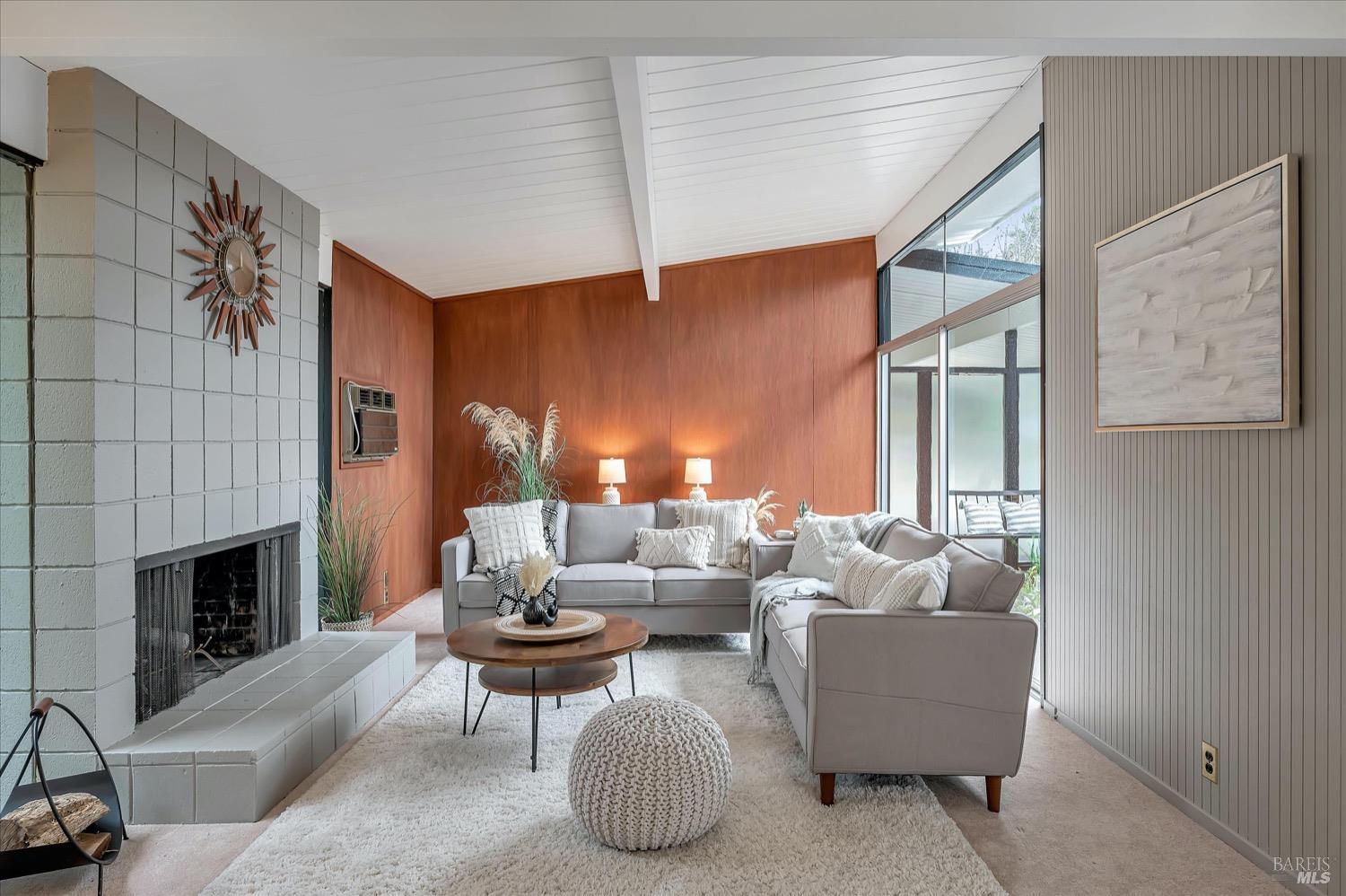 153 Golden Hinde Blvd