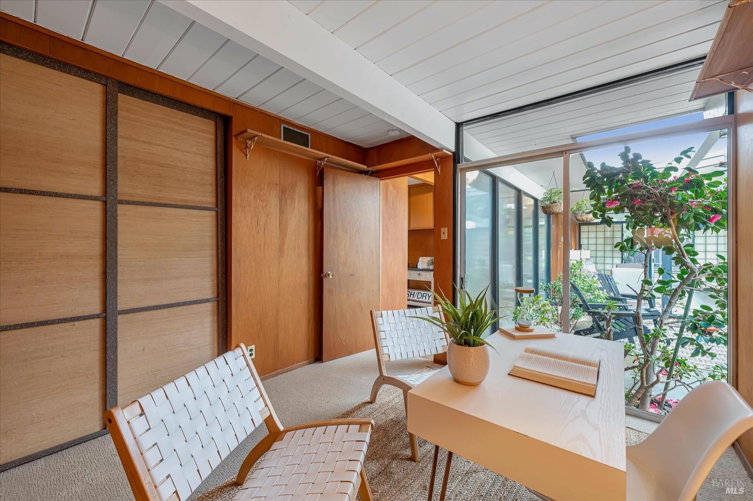 153 Golden Hinde Blvd