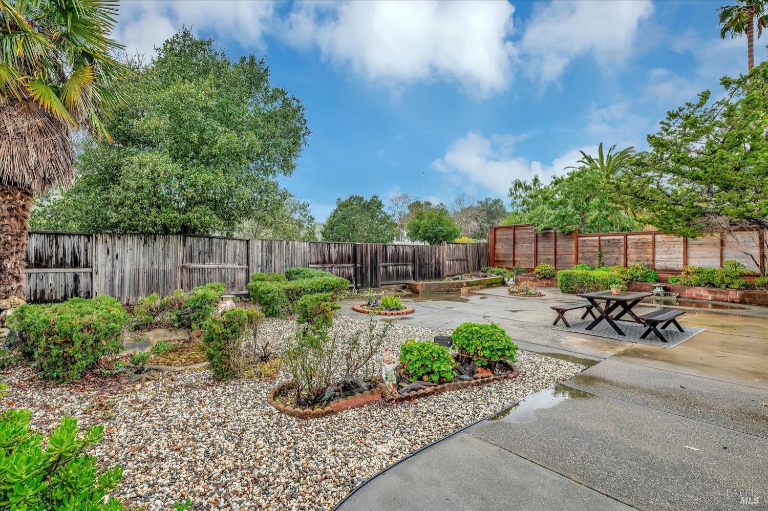 153 Golden Hinde Blvd