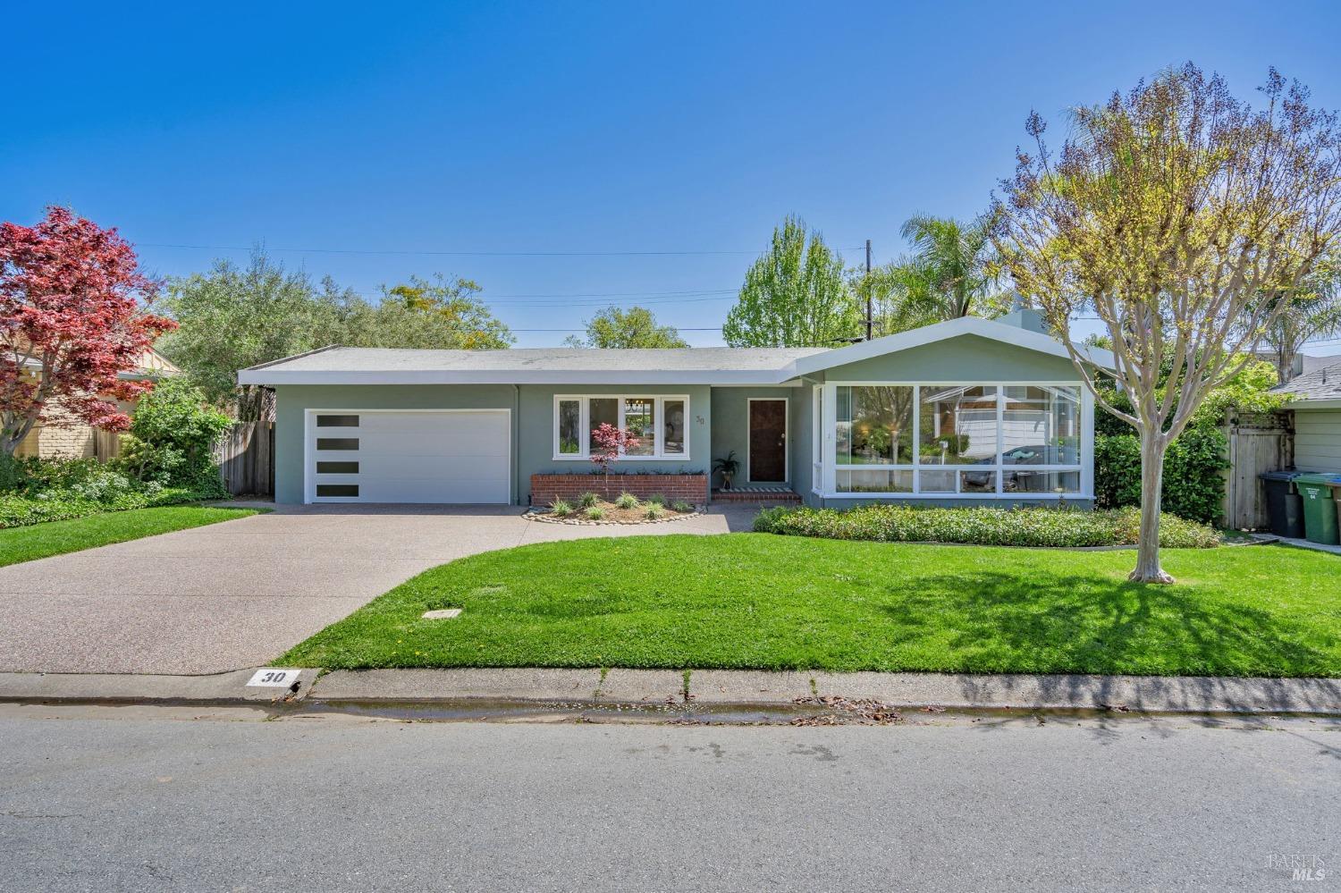 30 Corte Cayuga Ct