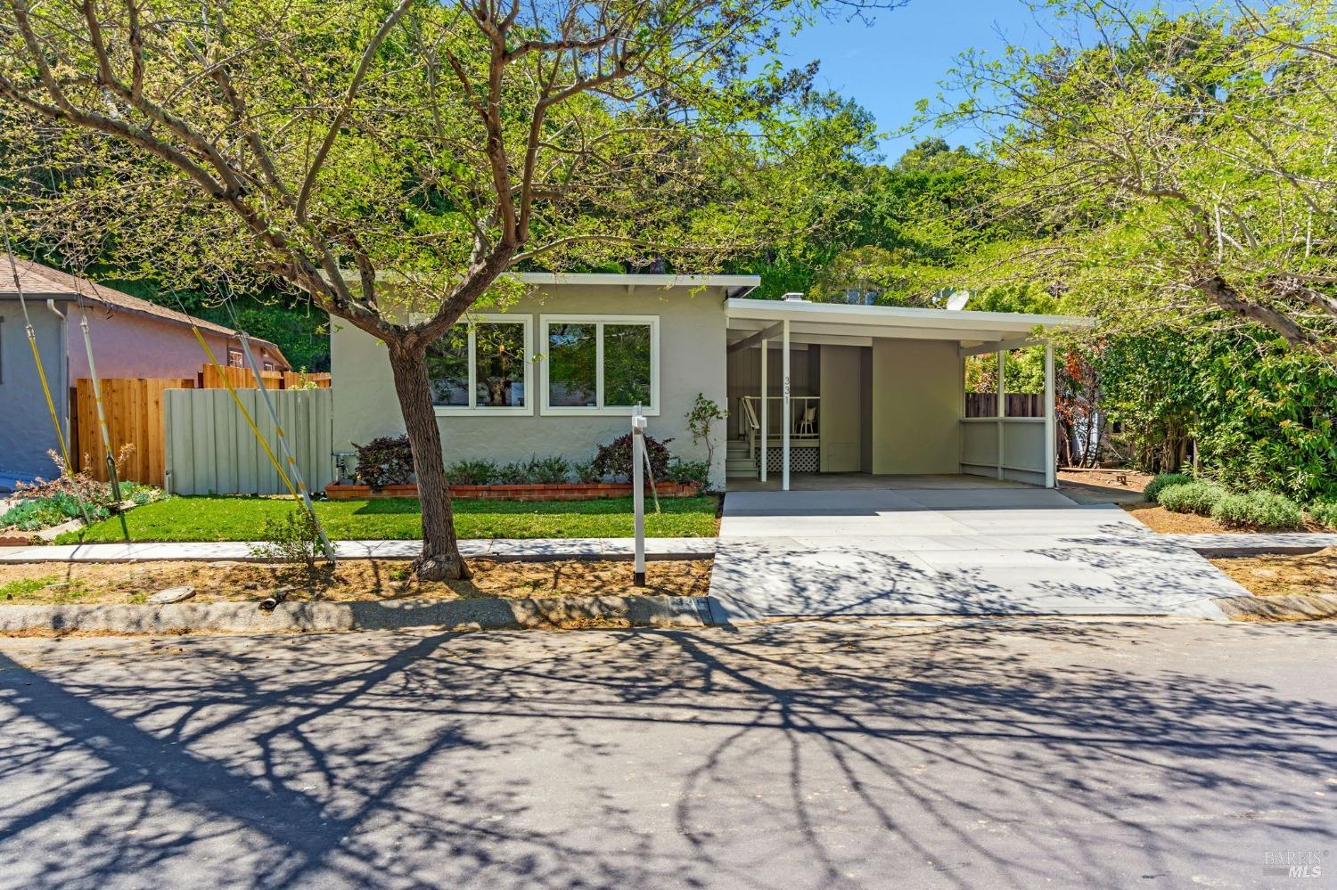 331 Irwin St