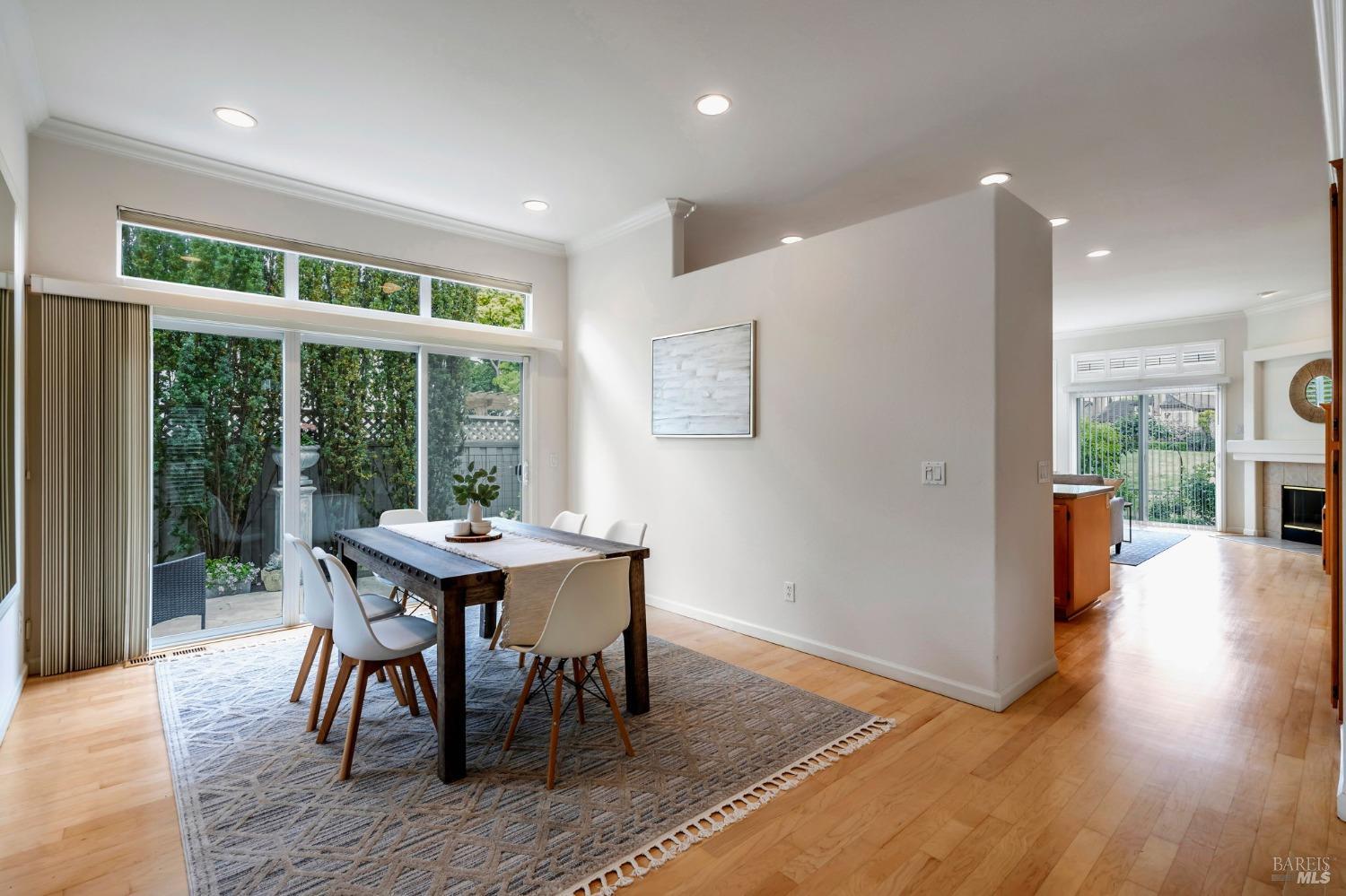 1816 Falcon Ridge Dr