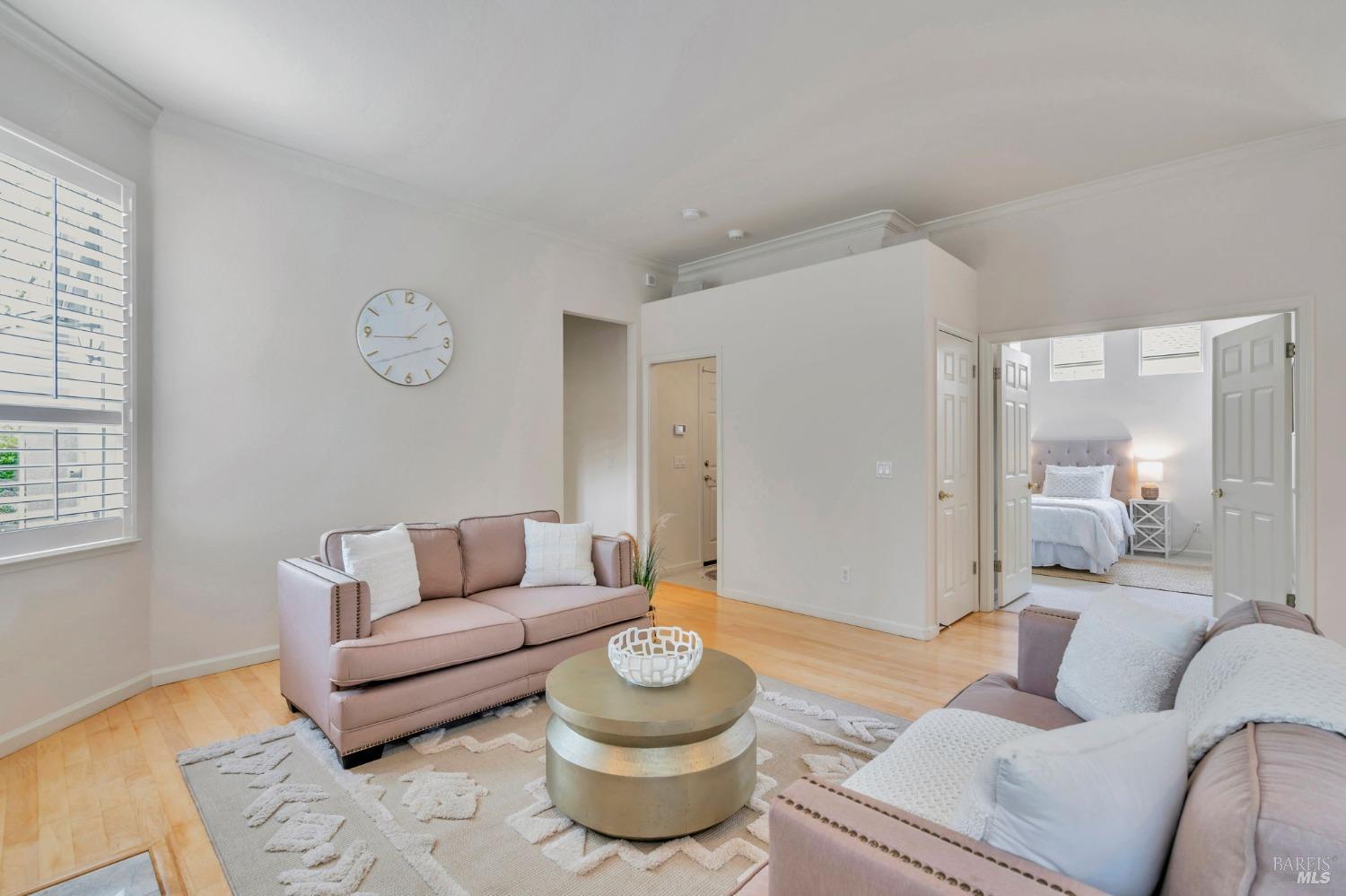 1816 Falcon Ridge Dr