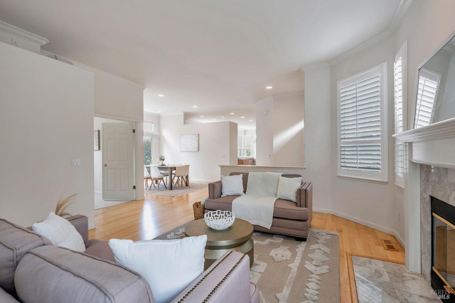 1816 Falcon Ridge Dr