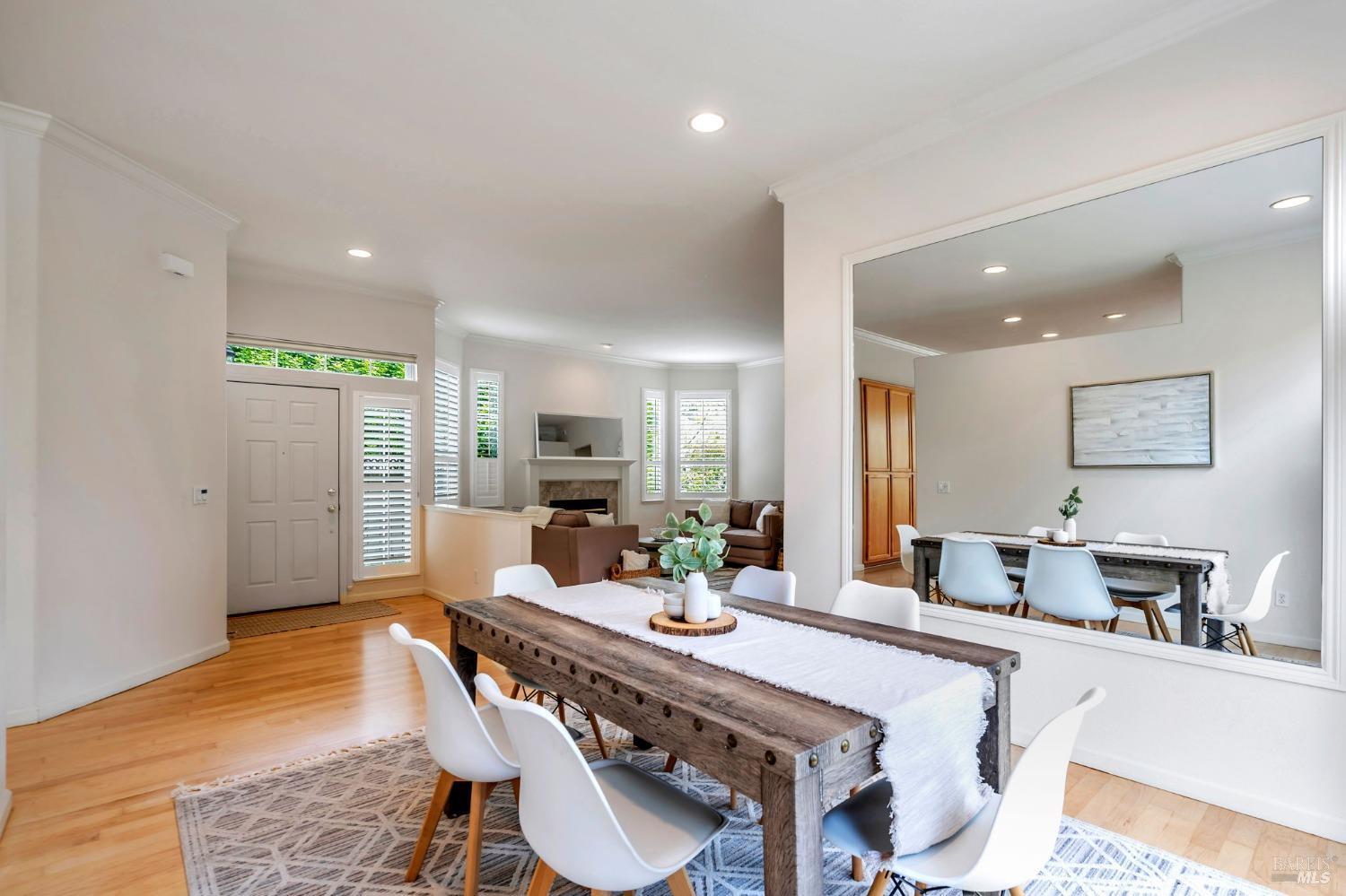 1816 Falcon Ridge Dr