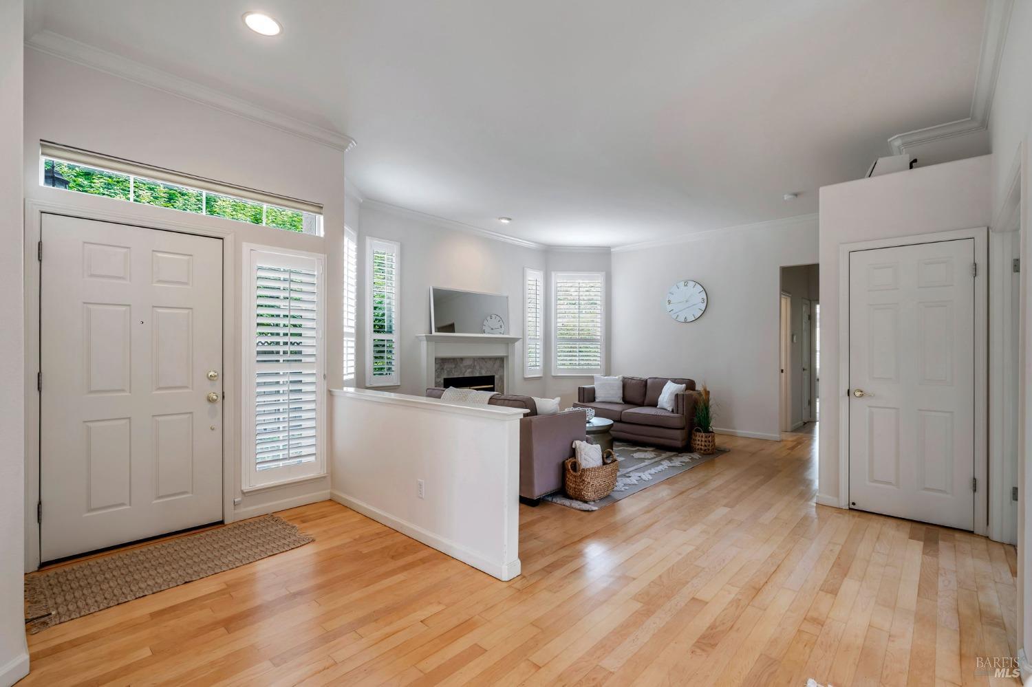 1816 Falcon Ridge Dr