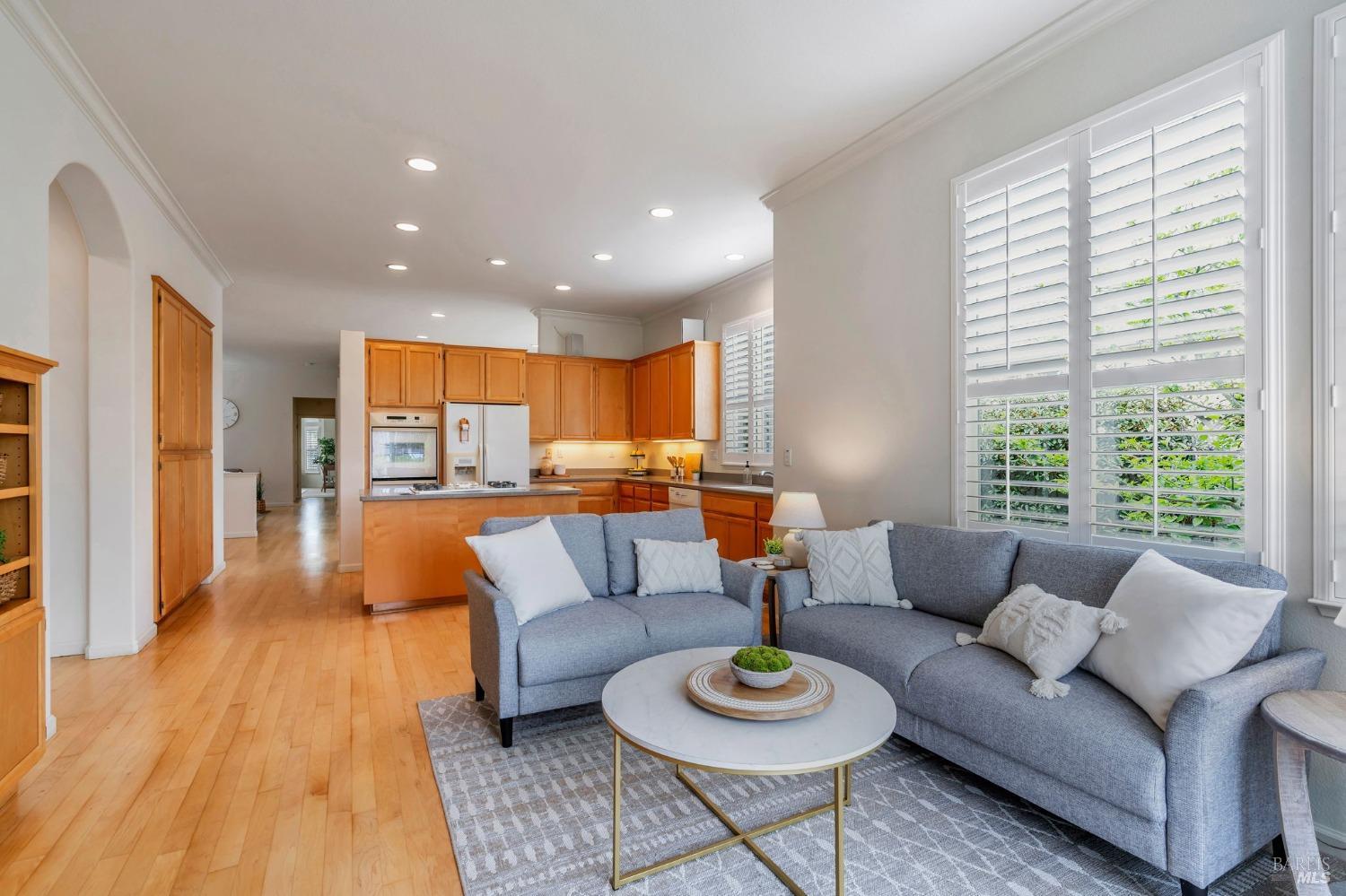 1816 Falcon Ridge Dr