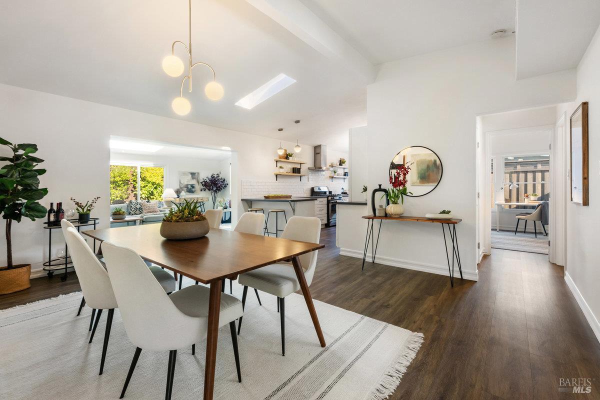 106 Labrea Way