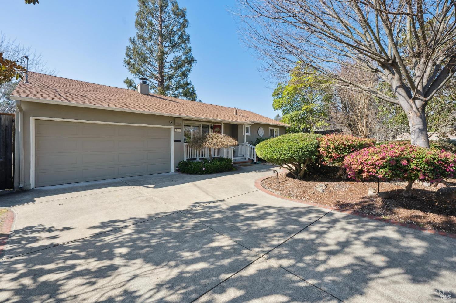 311 Las Flores Avenue