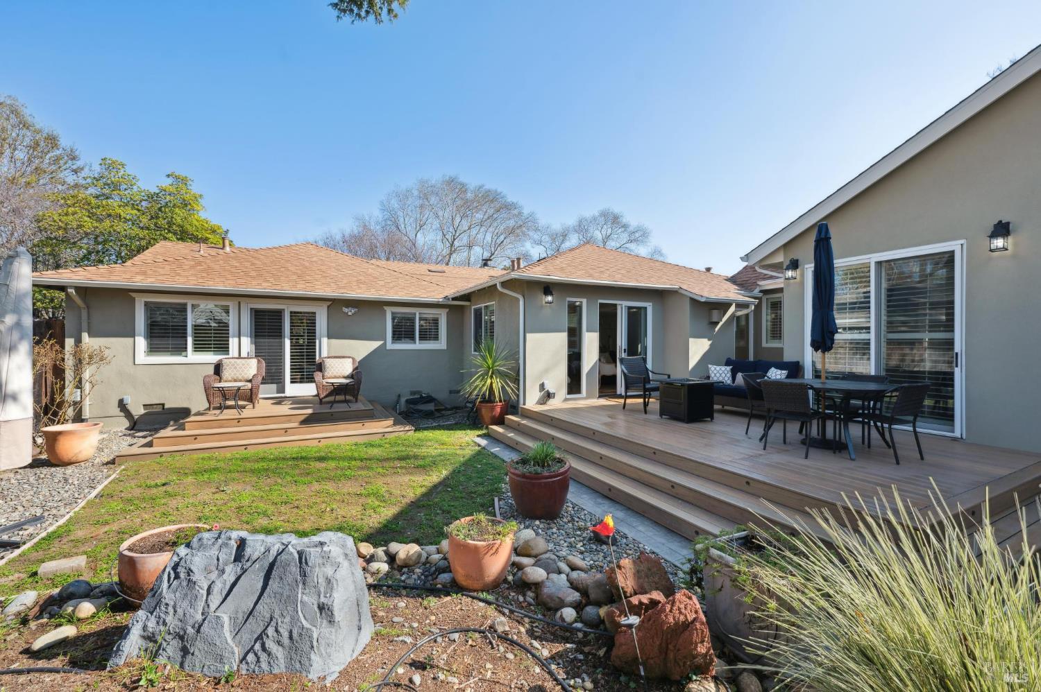 311 Las Flores Avenue