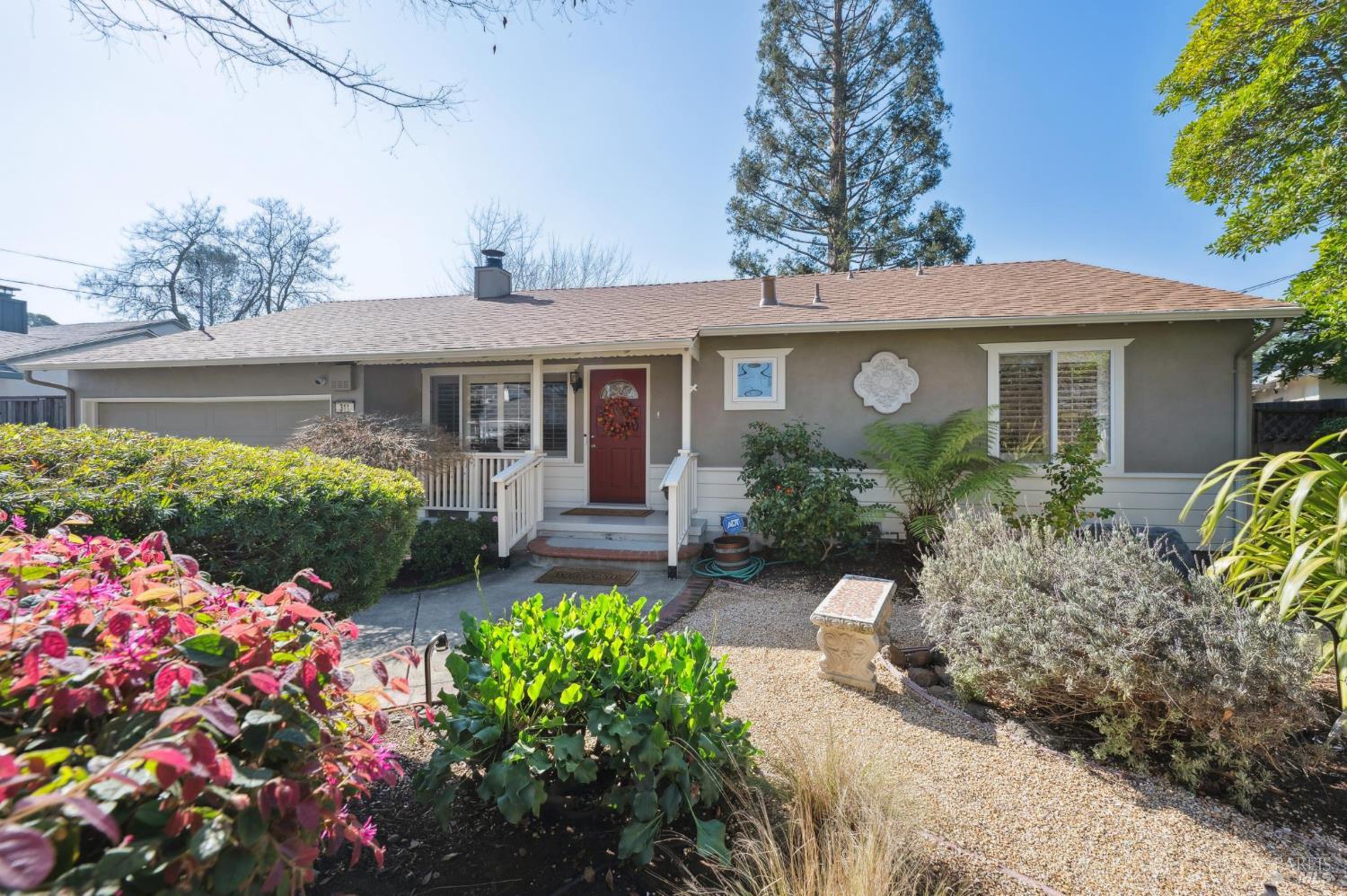 311 Las Flores Avenue