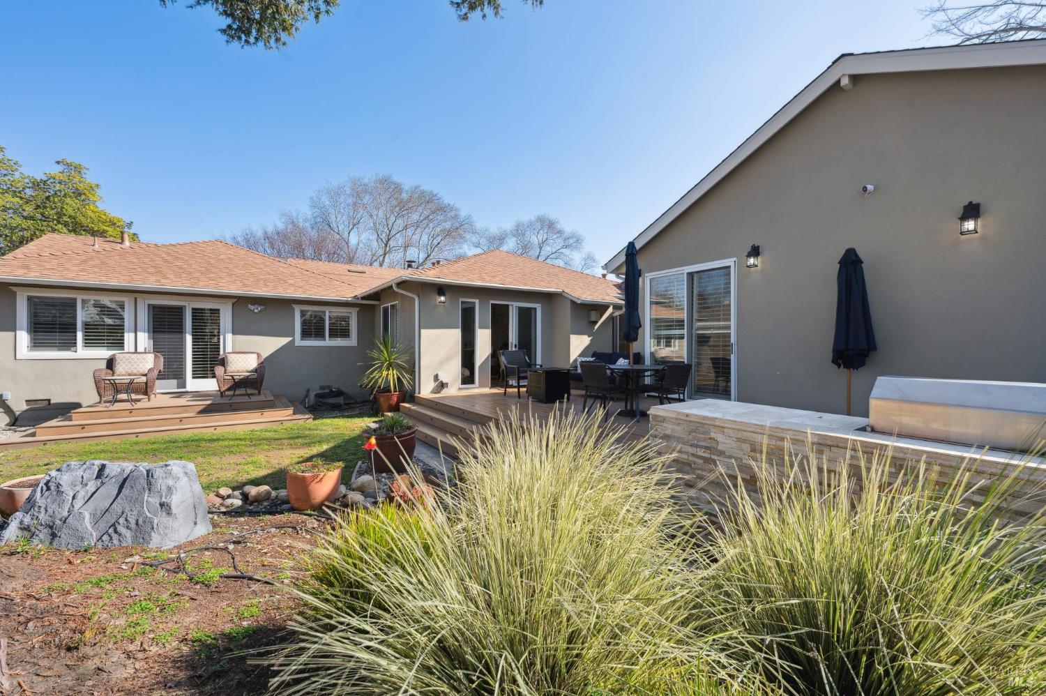 311 Las Flores Avenue