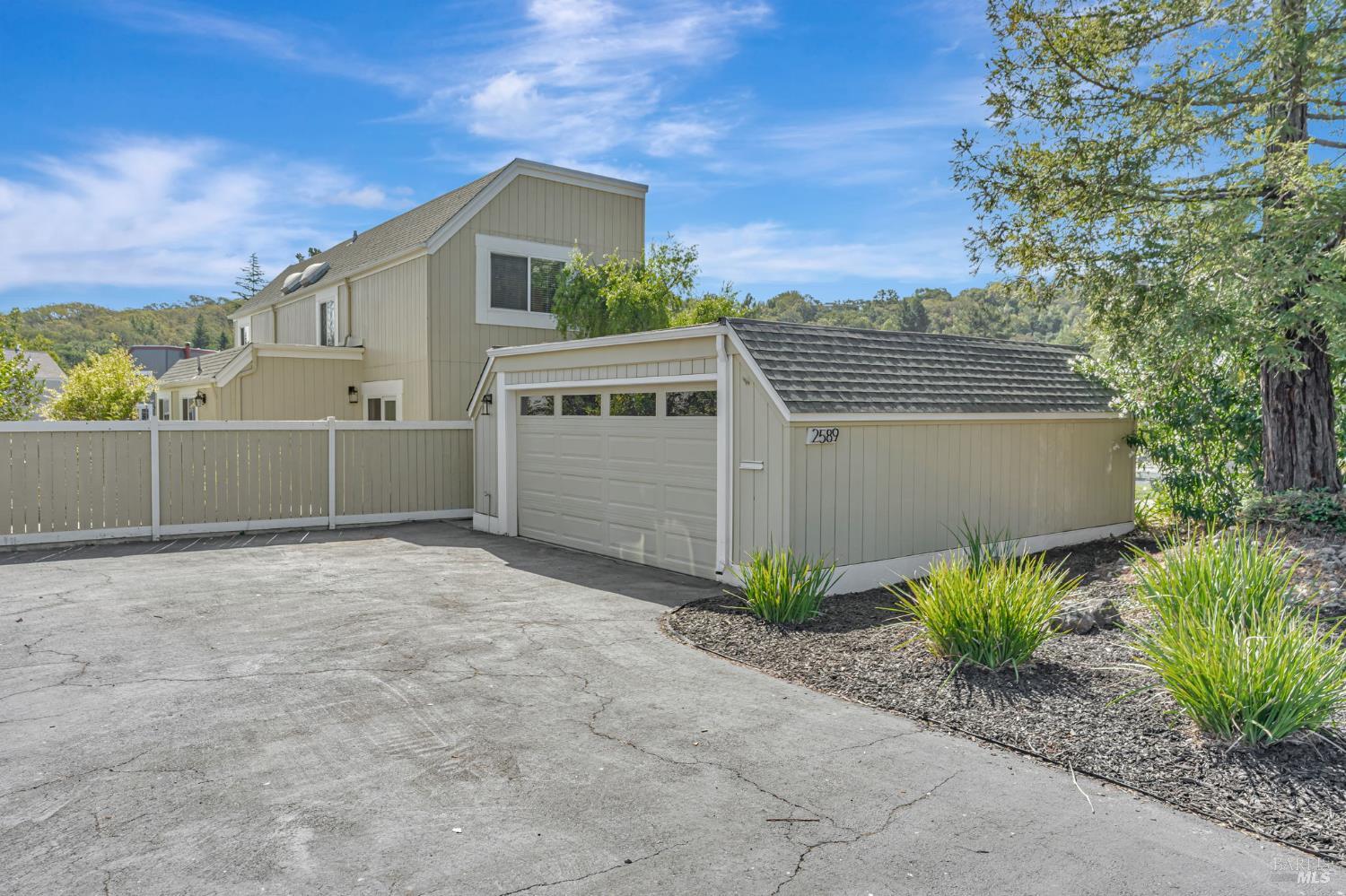 2589 Topaz Drive