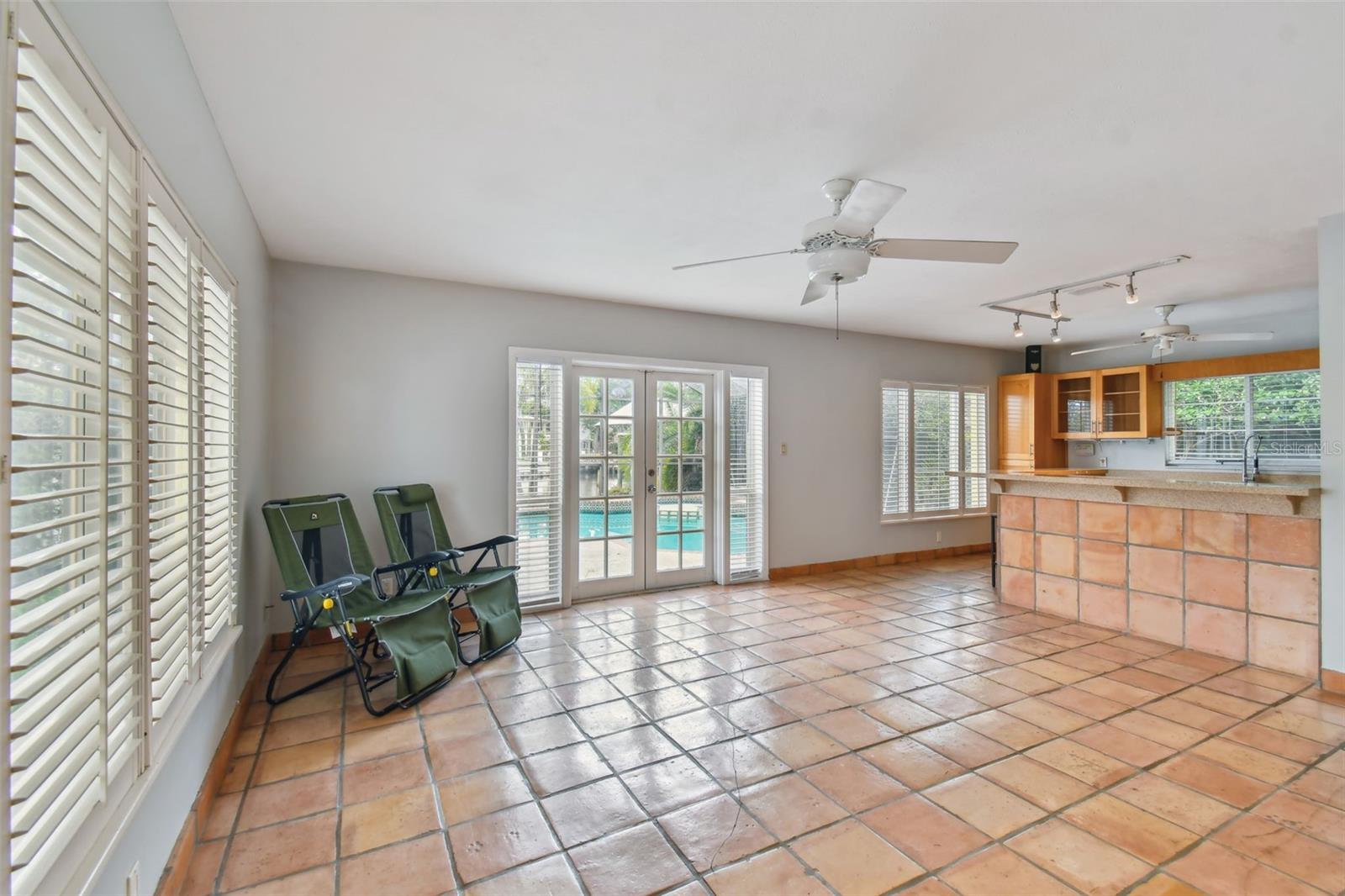593 MARMORA AVE