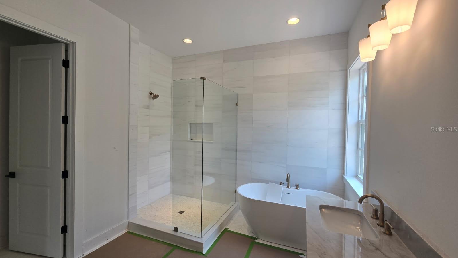 320 W PARK AVE