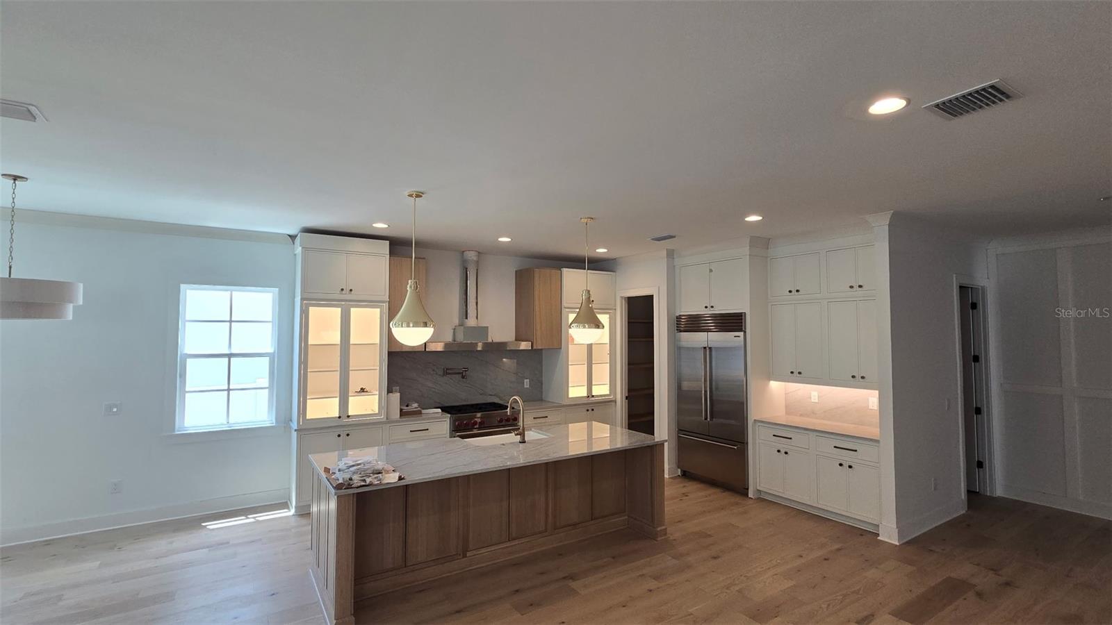 320 W PARK AVE