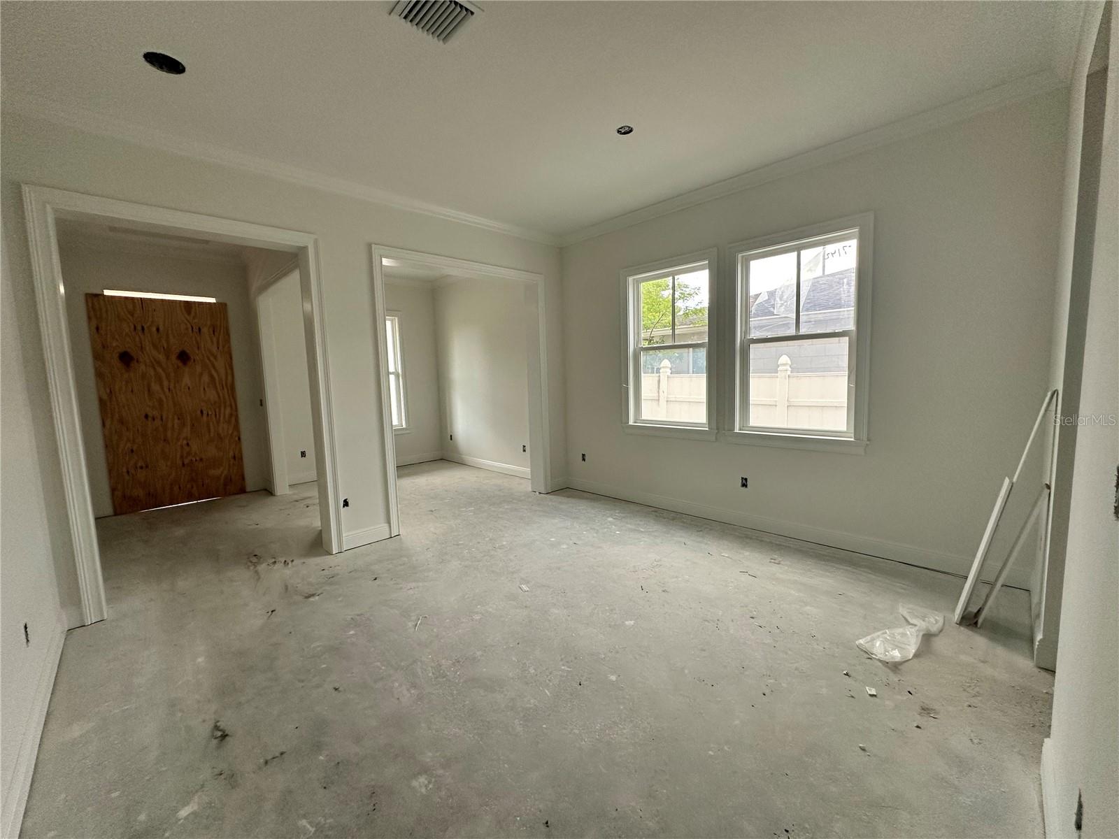 318 W PARK AVE