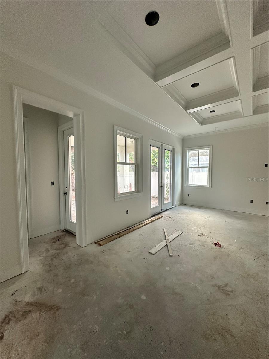 318 W PARK AVE