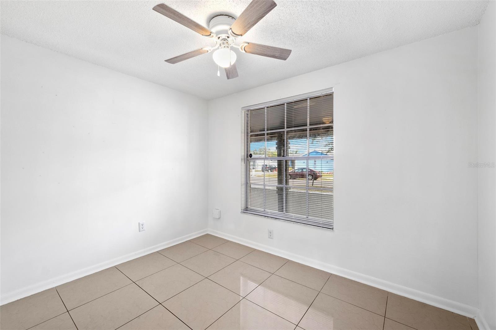 8255 GREENLEAF CIR
