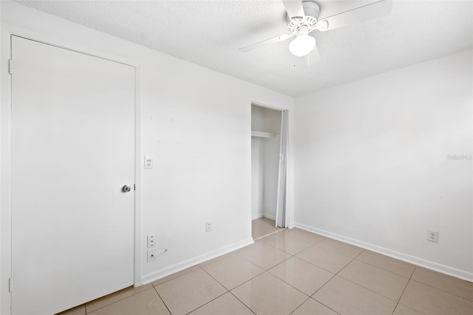 8255 GREENLEAF CIR