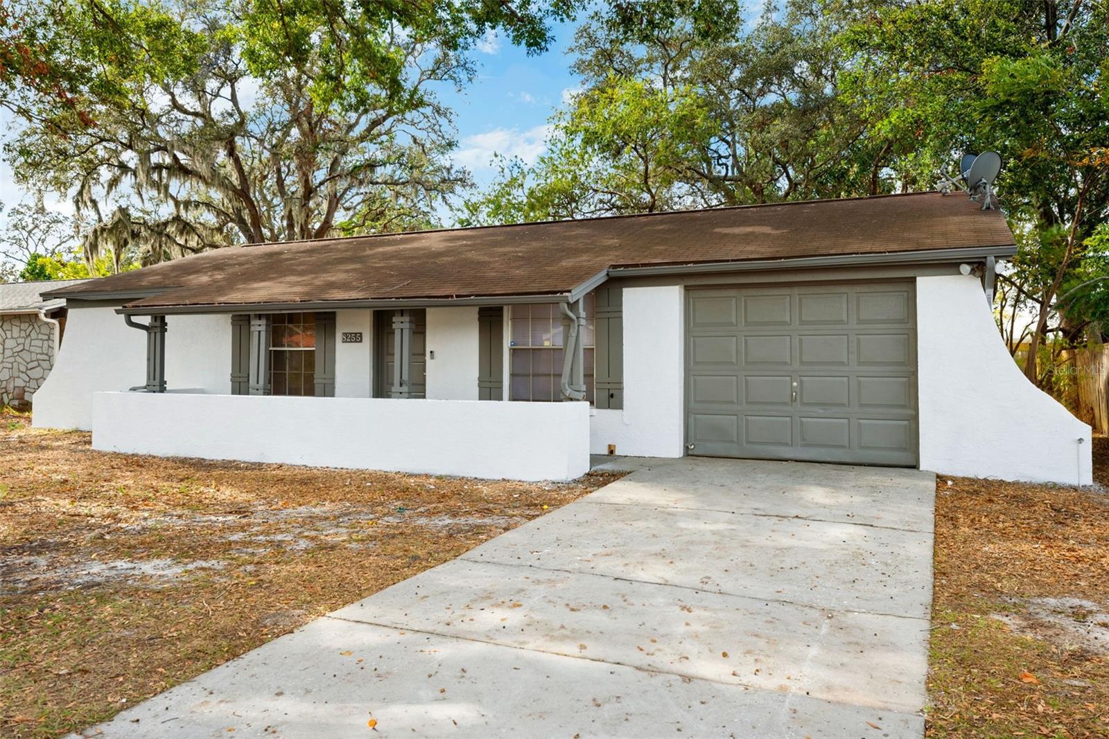 8255 GREENLEAF CIR