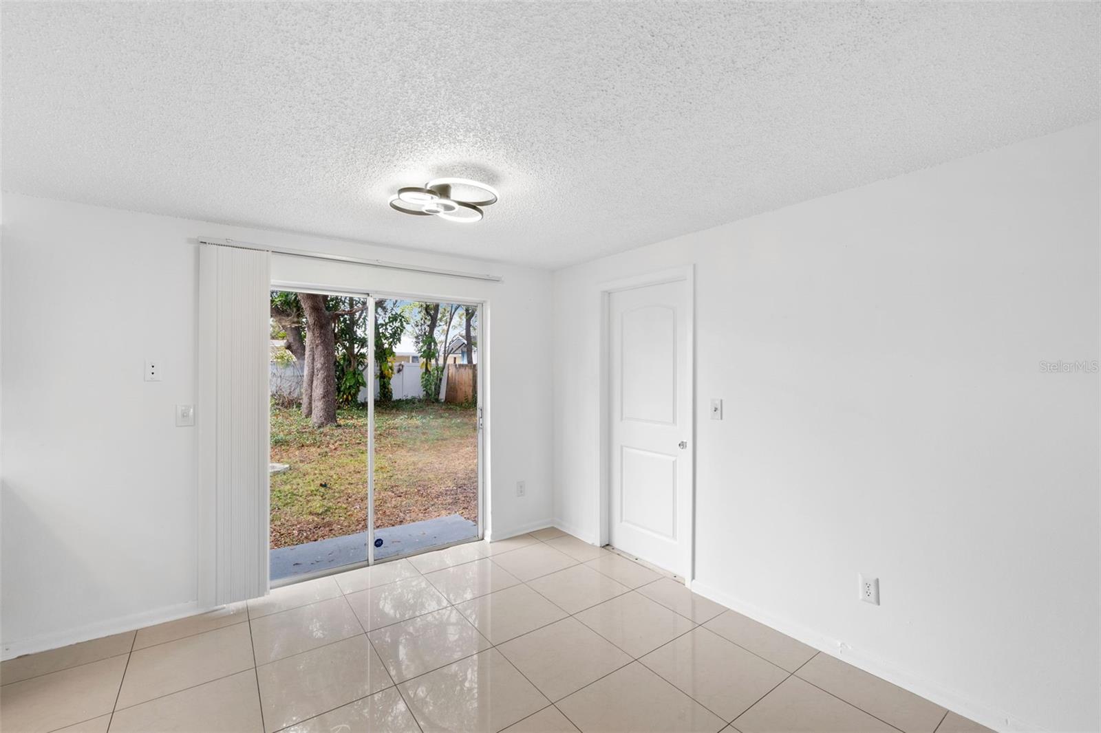 8255 GREENLEAF CIR