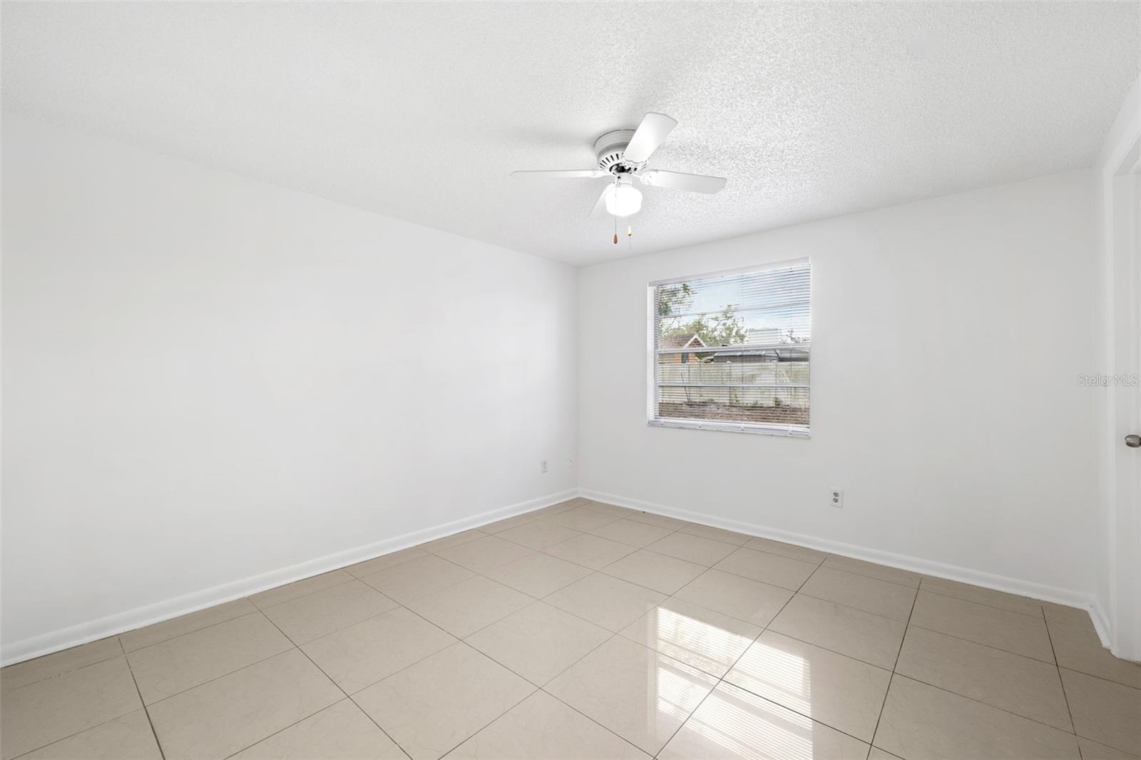 8255 GREENLEAF CIR