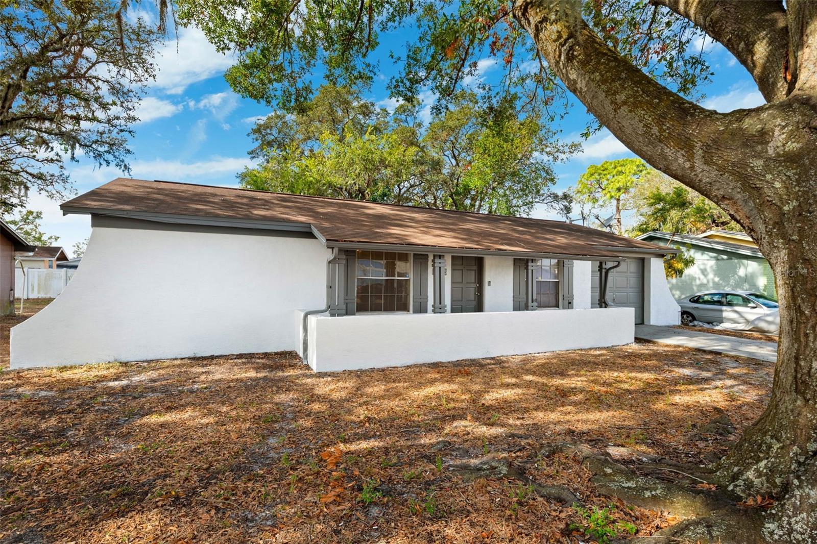 8255 GREENLEAF CIR