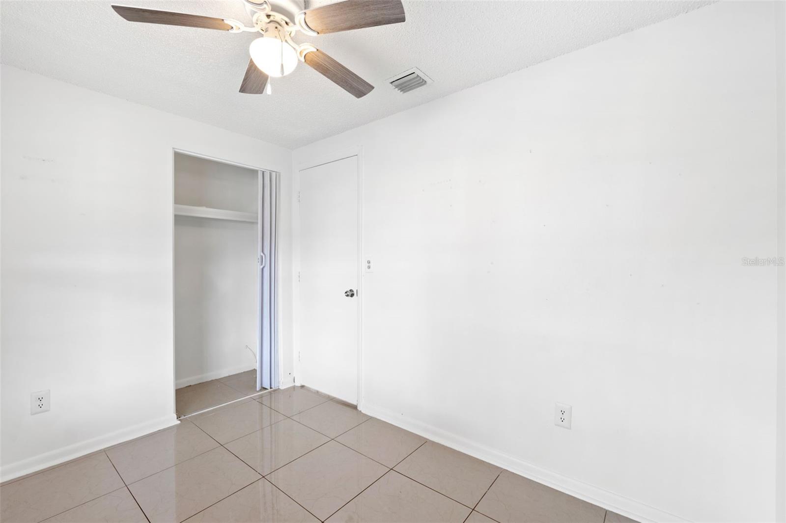 8255 GREENLEAF CIR