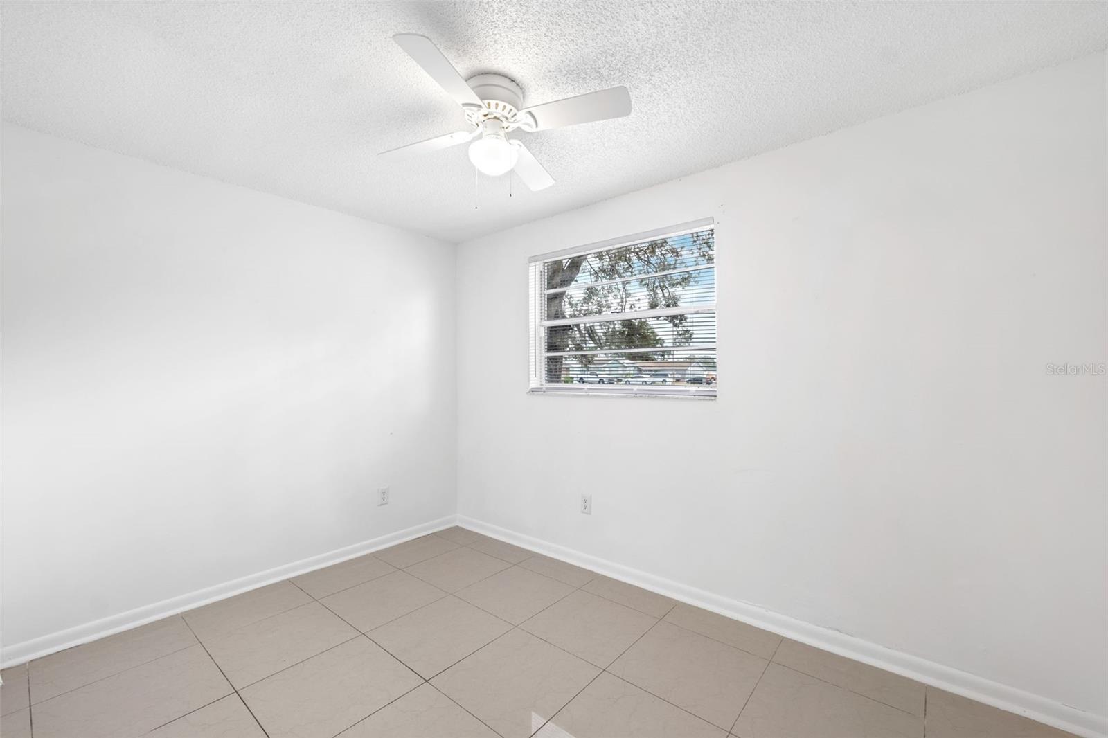 8255 GREENLEAF CIR