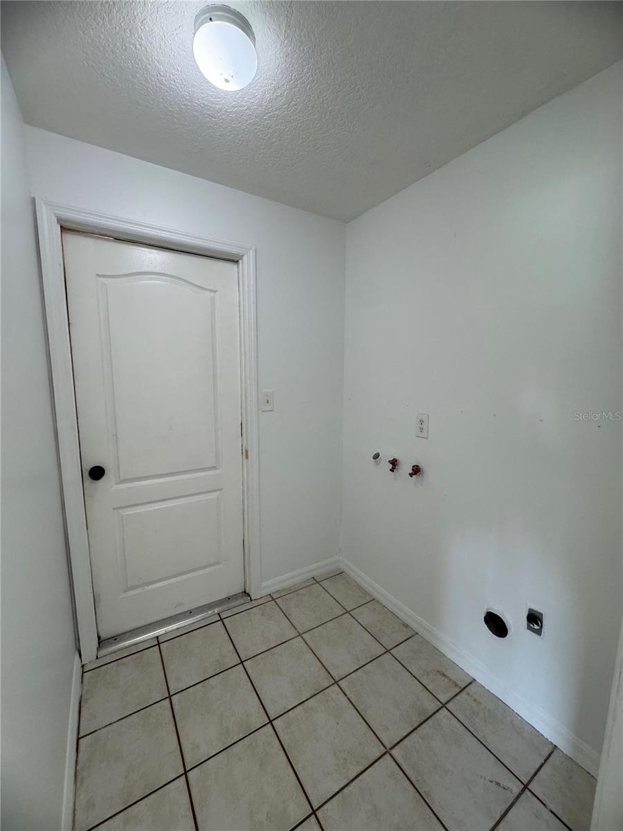 3334-3336 W HEITER ST