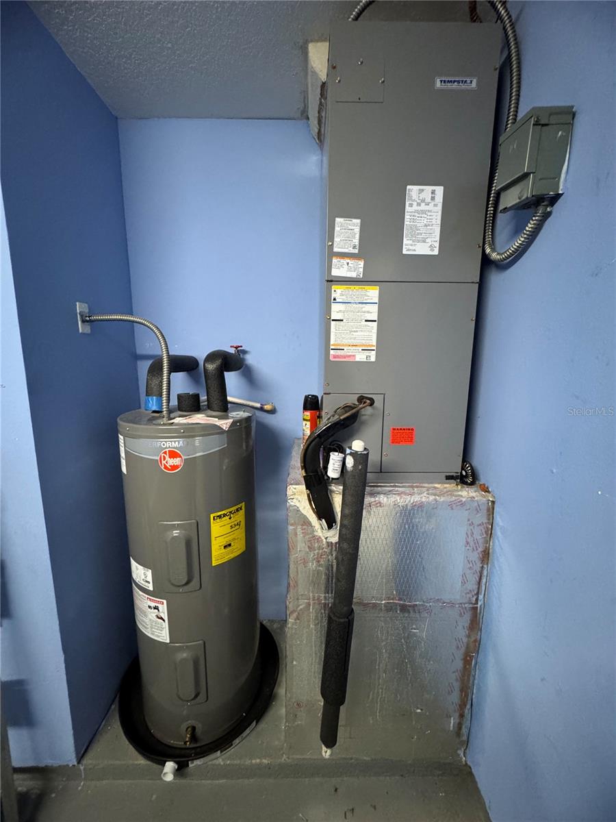 3334-3336 W HEITER ST