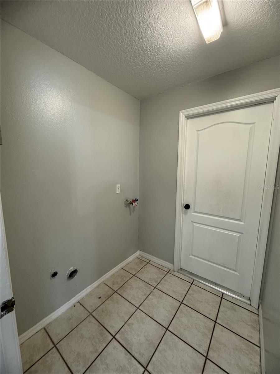 3334-3336 W HEITER ST