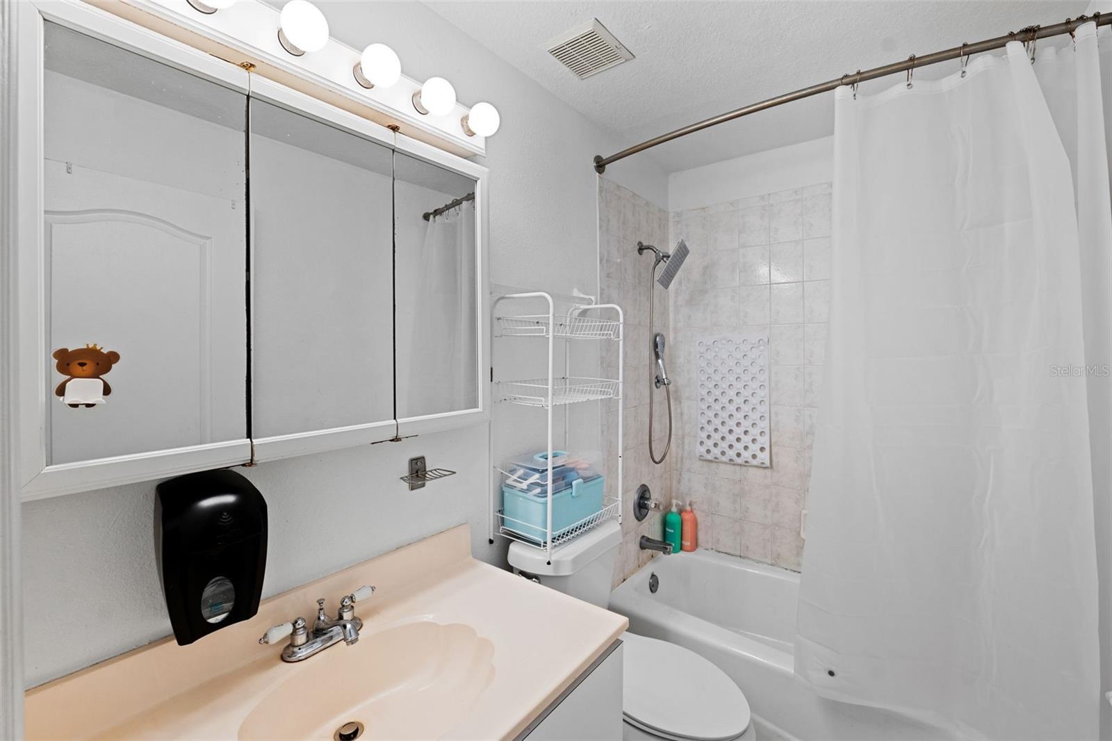 3334-3336 W HEITER ST