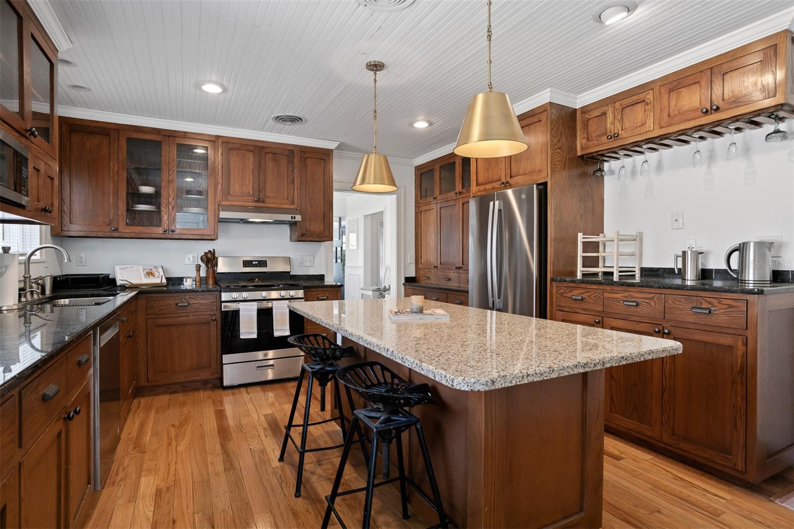 2222 N RIDGEWOOD AVE